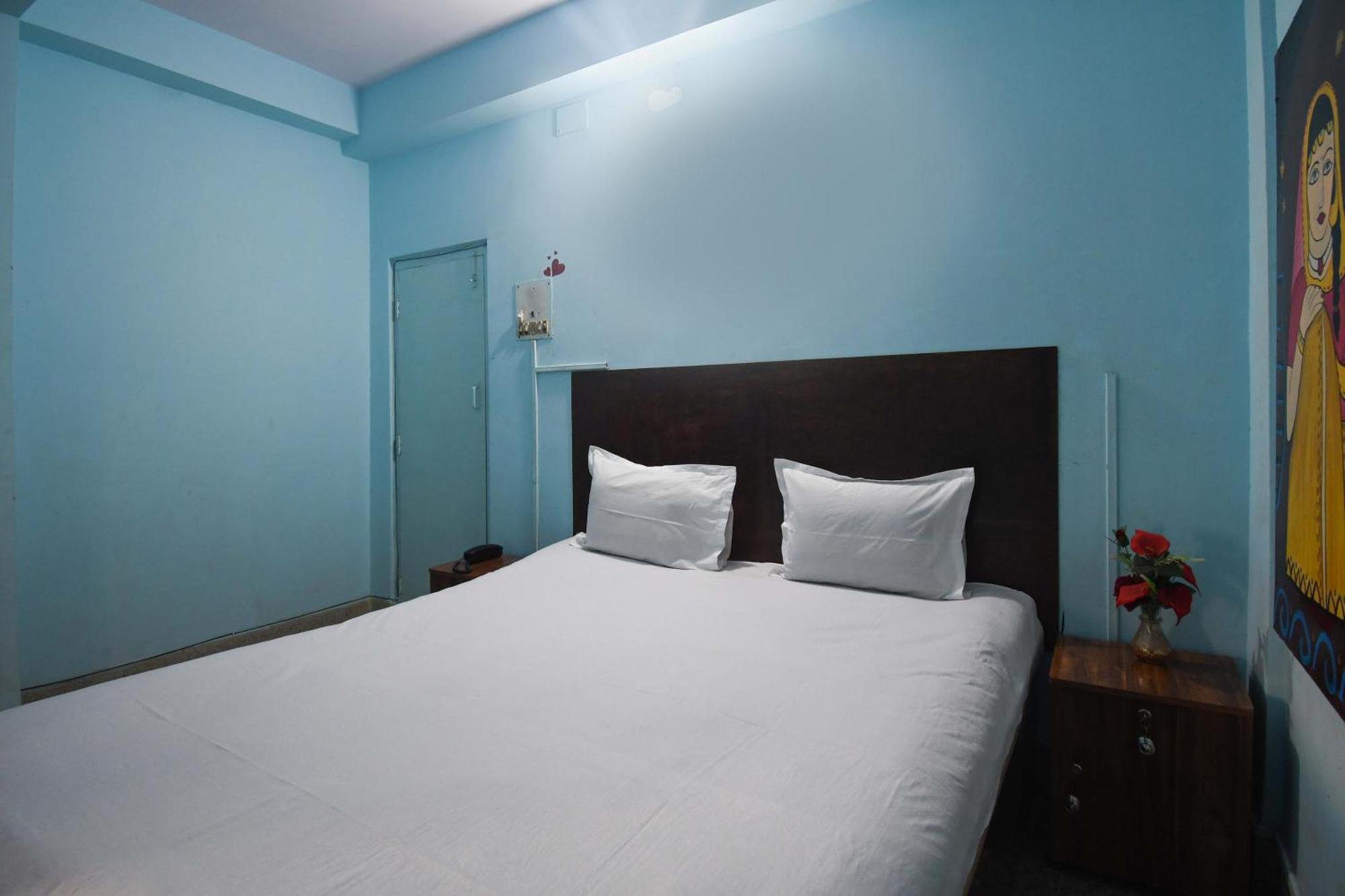 Hotel O Blue Cherry Guest House Calcuta Exterior foto